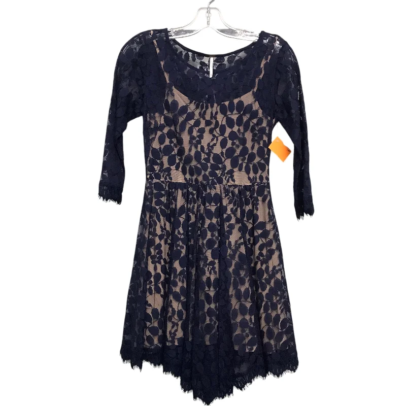 Stock Clearance Dress Casual Short By Free People In Navy, Size:Xs