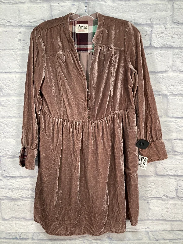 Deep Discounts Dress Casual Short By Holding Horses In Tan, Size: Sp