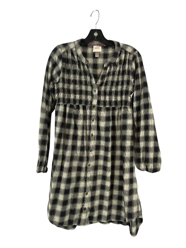 Mega Deal Dress Casual Short By Knox Rose In Plaid Pattern, Size: S