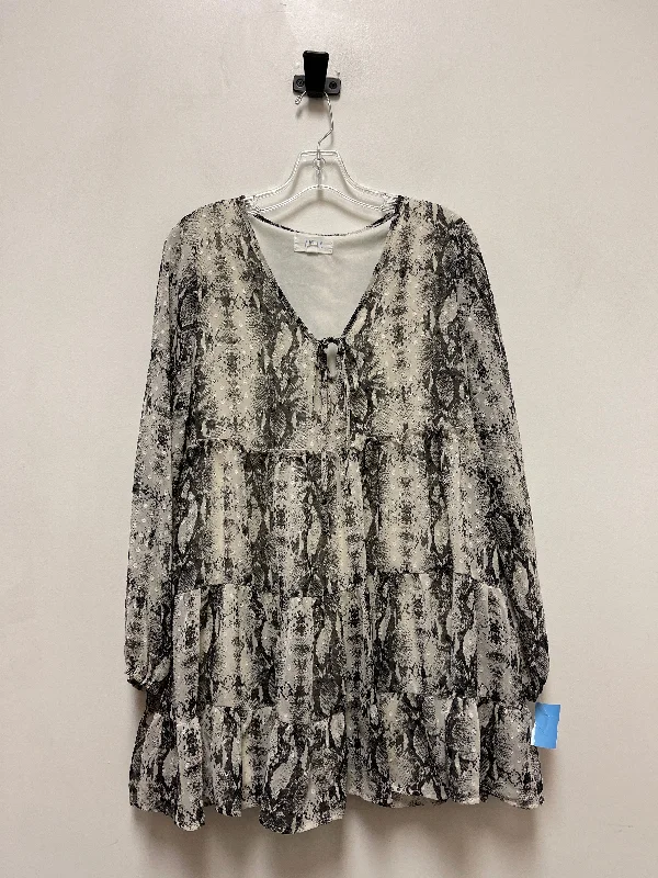 Exclusive Deal Dress Casual Short By Peach Love Cream California In Snakeskin Print, Size: M