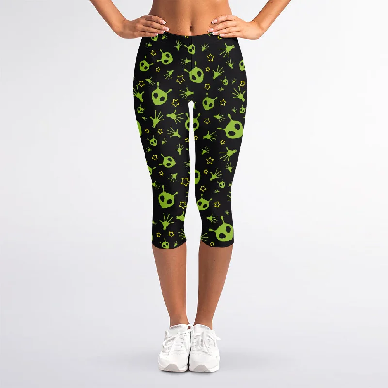 Value Deals Cute Green Alien Pattern Print Women's Capri Leggings