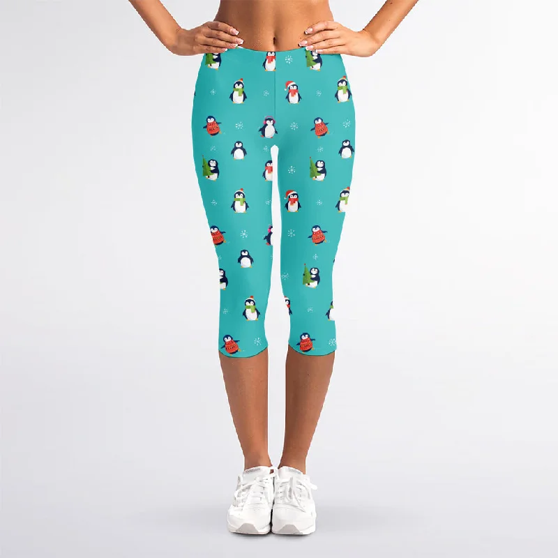 Get It Before It’s Gone Cute Snowy Penguin Pattern Print Women's Capri Leggings