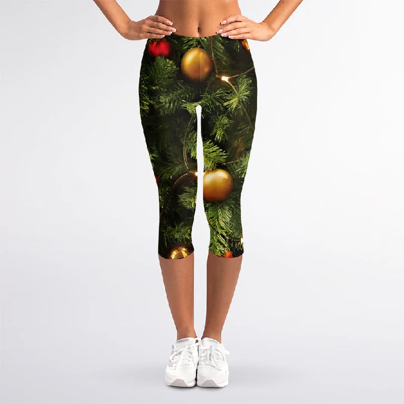 Don’t Miss Out Decorated Christmas Tree Print Women's Capri Leggings