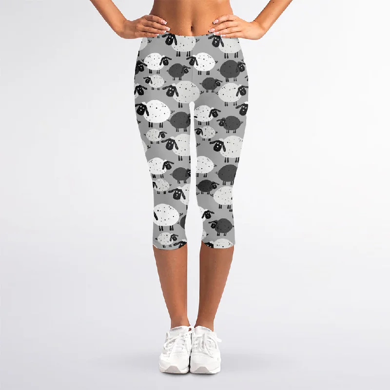Weekend Deal Doodle Sheep Pattern Print Women's Capri Leggings