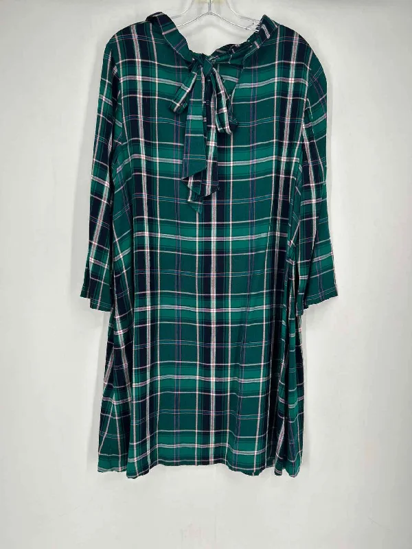 Price Blitz Crown & Ivy Size XL Green Plaid Dress