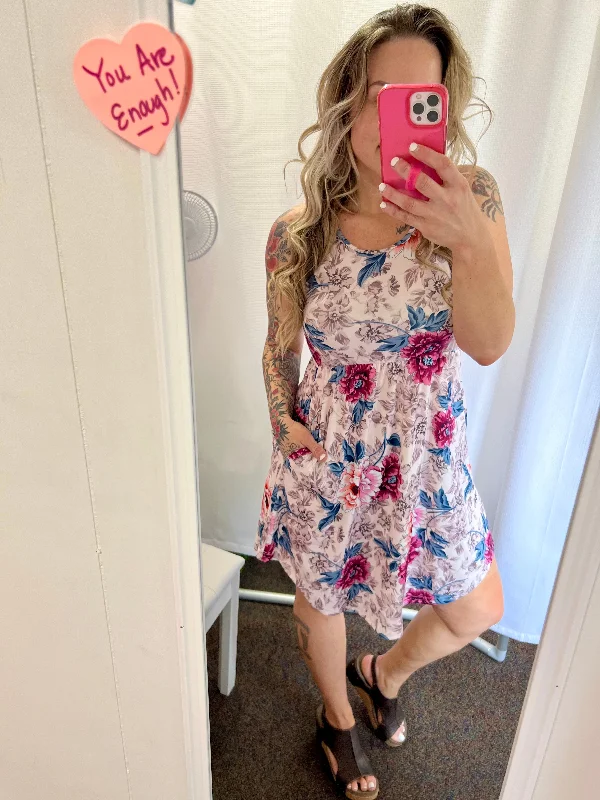 Exclusive Deal Sleeveless Cinched Waist Pocket Dress (Blooming Floral) Medium