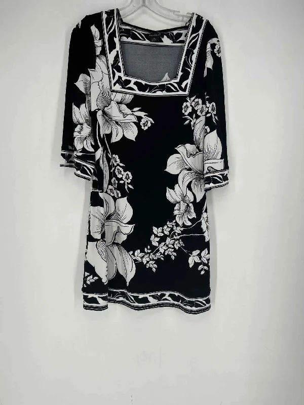 Members Only White House Black Market Size S Black & White Dress