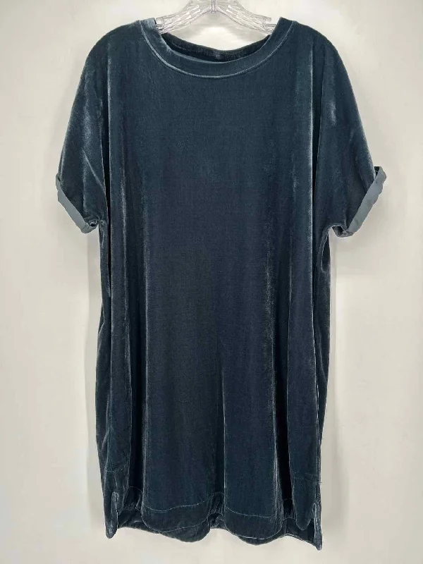 Exclusive Preview Wishlist Size S/M Ocean Blue Velvet Dress